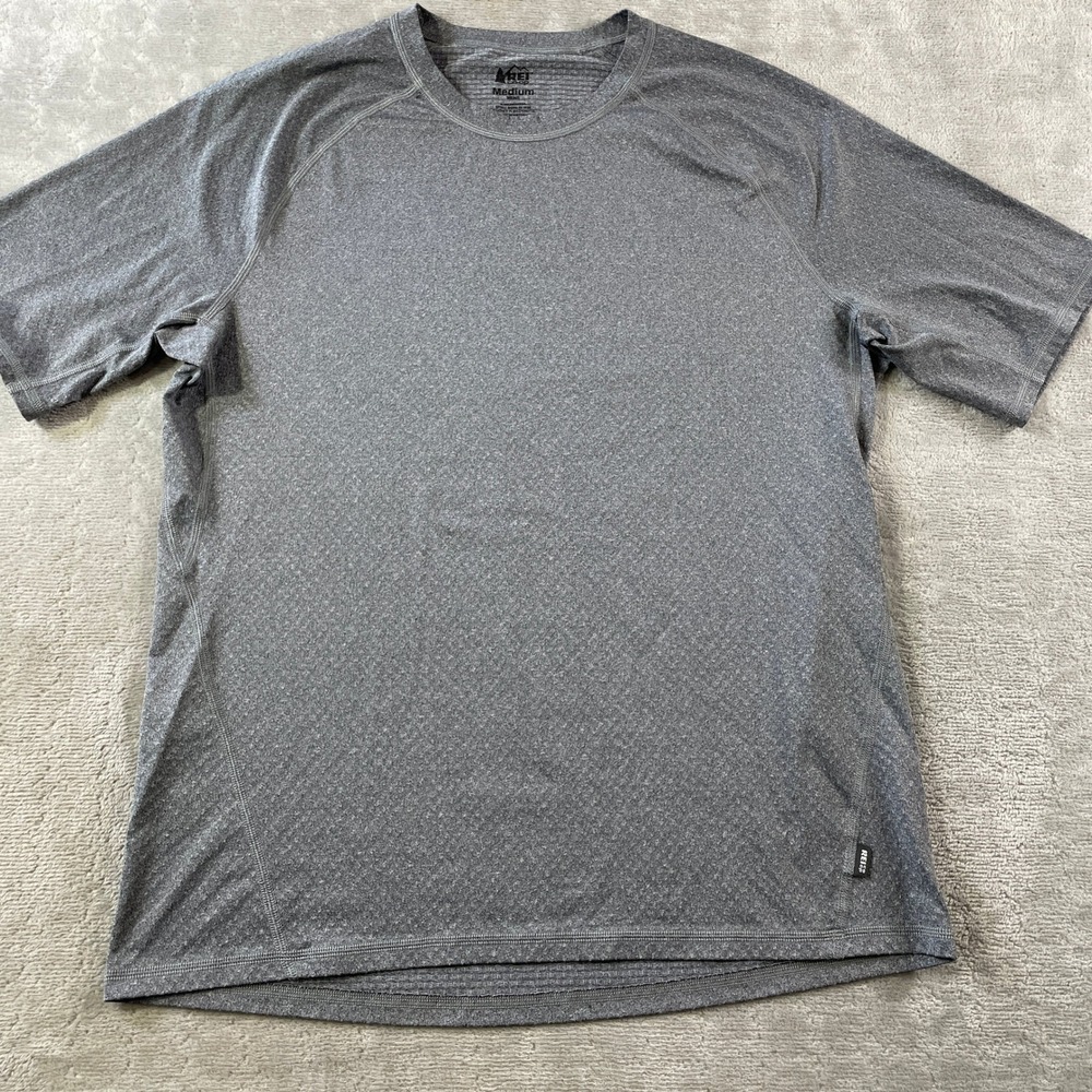 REI Co Op Active T shirt Men Medium Gray Hiking Gym Light Outdoor Train Run Walk